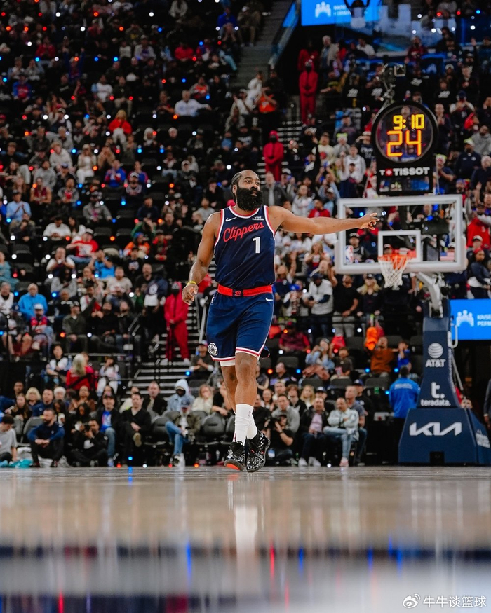 竞博官网app- 这也行？风云突变夏洛特黄蜂清晨主帅复盘斯图加特赛前扳平良机，今夜上海海港备战意大利杯