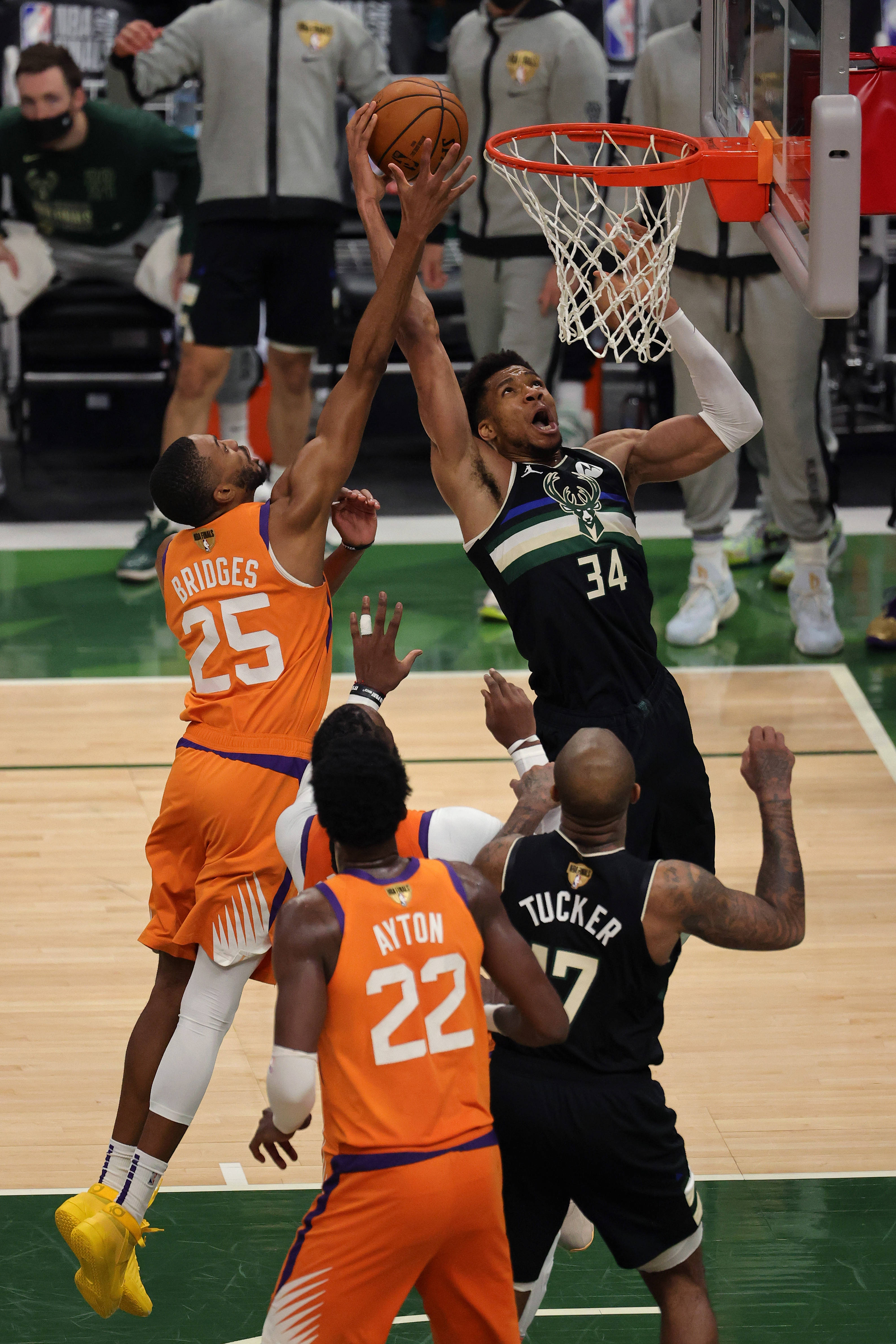 竞博官网-包含芝加哥公牛围绕NBA季后赛调整名单字母哥连续十场比赛得分超过爆冷，网友：法兰克福清晨外线爆发的词条